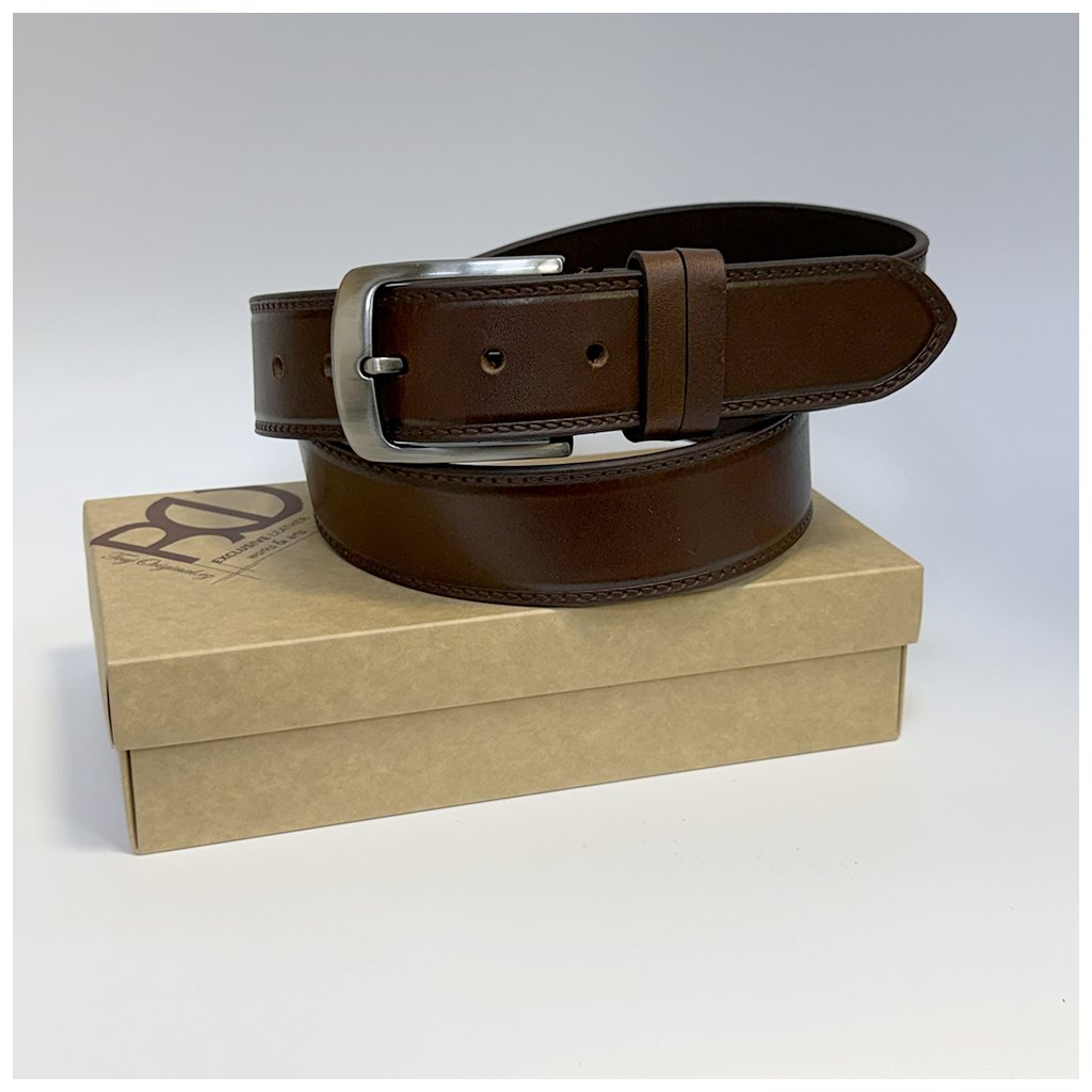 Luxusní hnědý pásek s ražbou monogramu