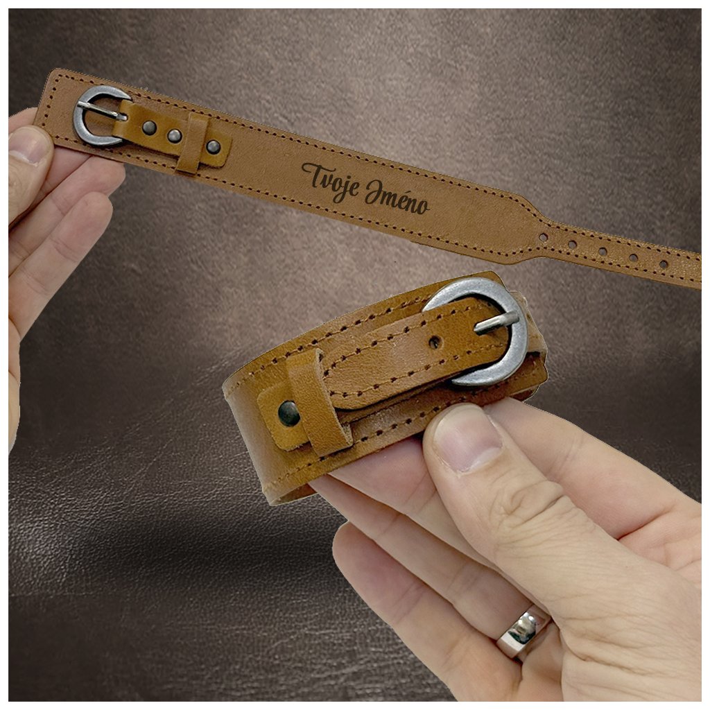 Světle hnědý kožený náramek s vlastním motivem – originální šperk na míru