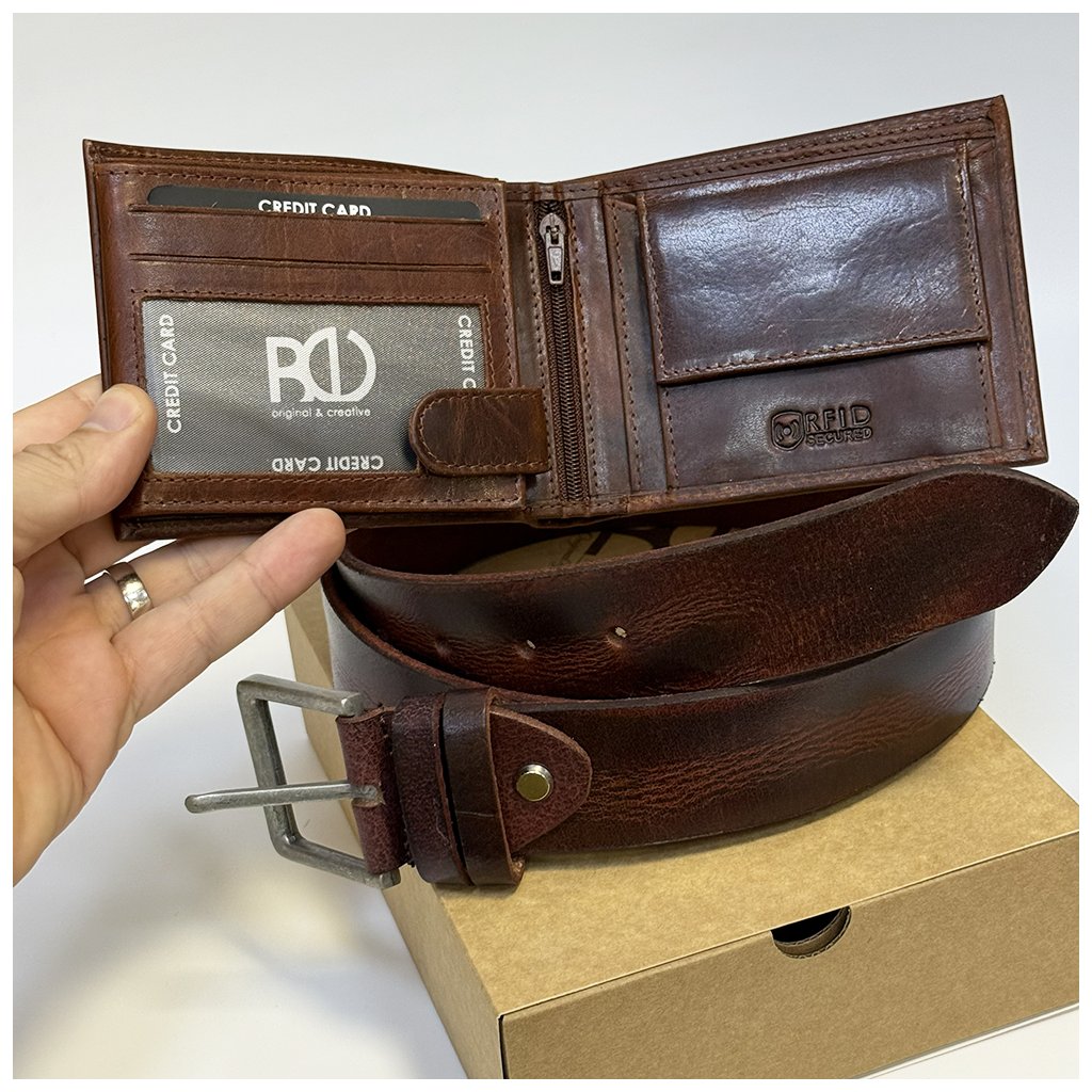 Luxusní kožený set s monogramem