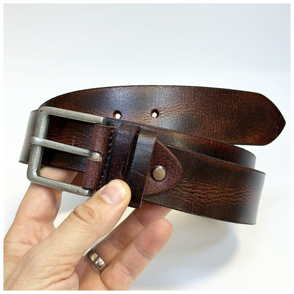 Luxusní bordo kožený pásek s vlastním monogramem