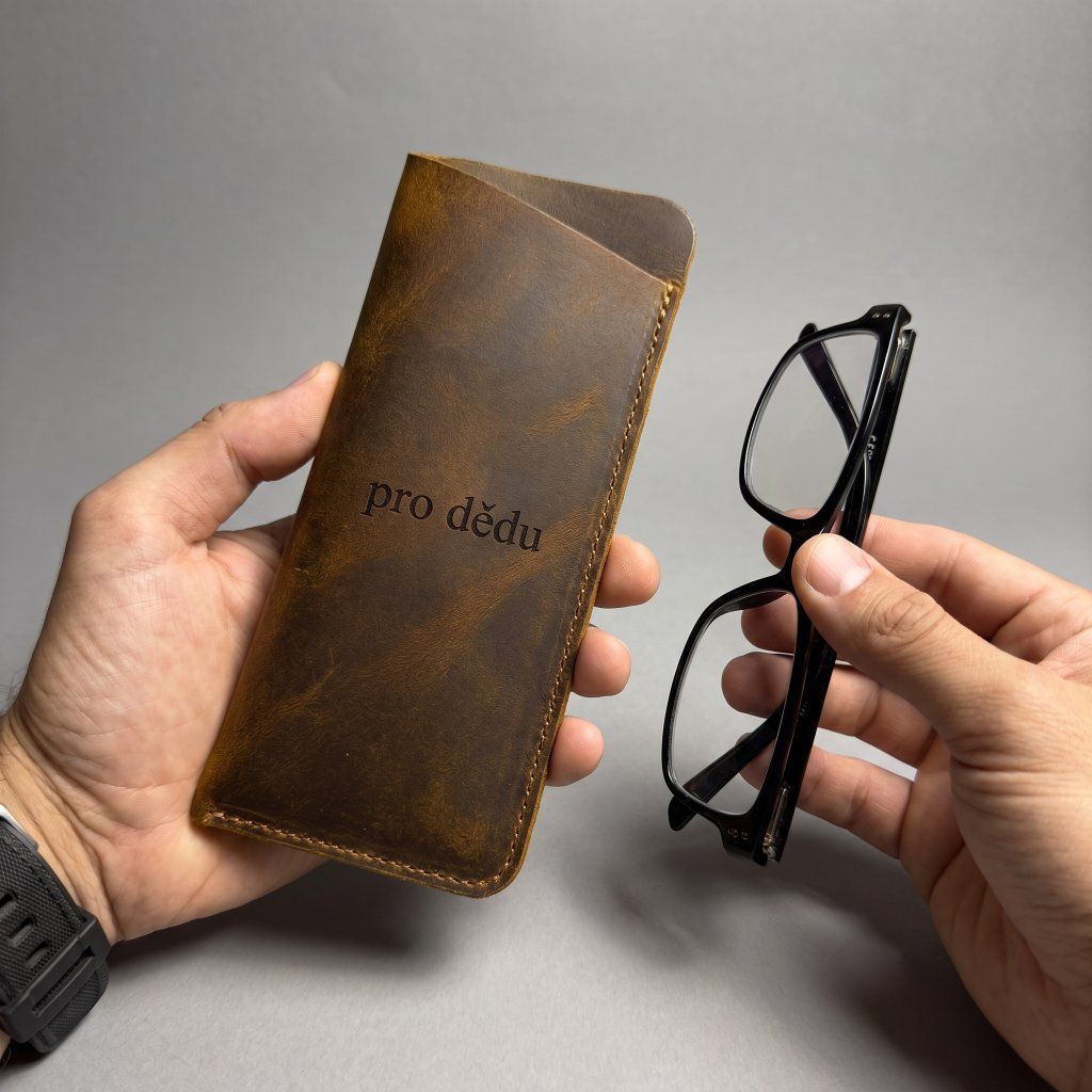 Luxusní kožené pouzdro na brýle s personalizací