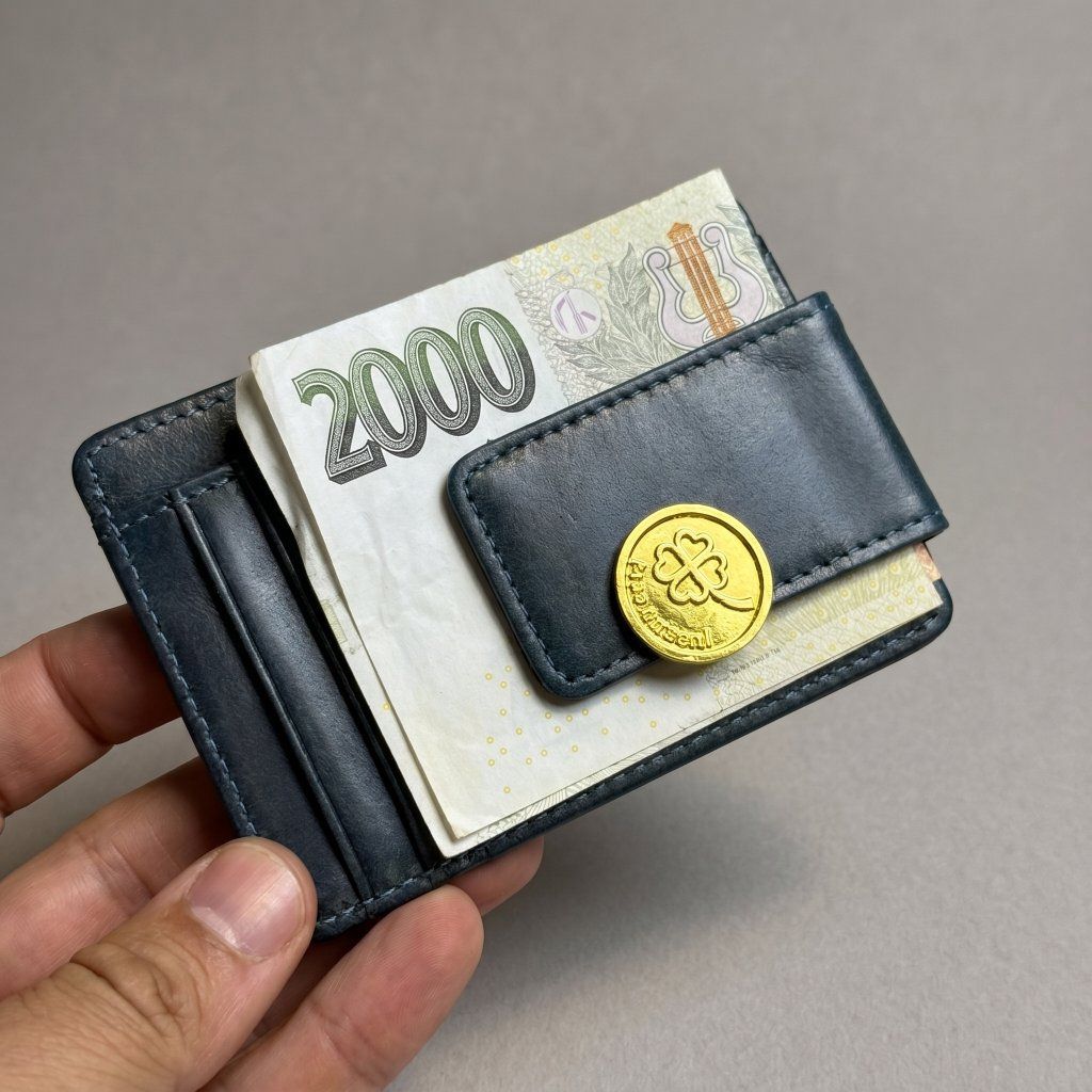 Kožené pouzdro na bankovky a karty s monogramem
