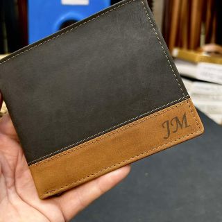 💼 Dva odstíny luxusu. Jeden originál – ten Tvůj. 💼 Objev koženou peněženku COMBO od tvujoriginal.cz￼ – kde se potkává...