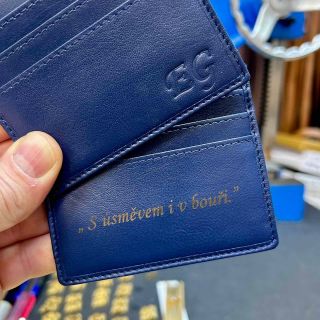 🧠✨ Moudrost, styl a osobitost v jednom Každé kožené moudré pouzdro z dílny Tvujoriginal.cz vypráví příběh – ten tvůj....